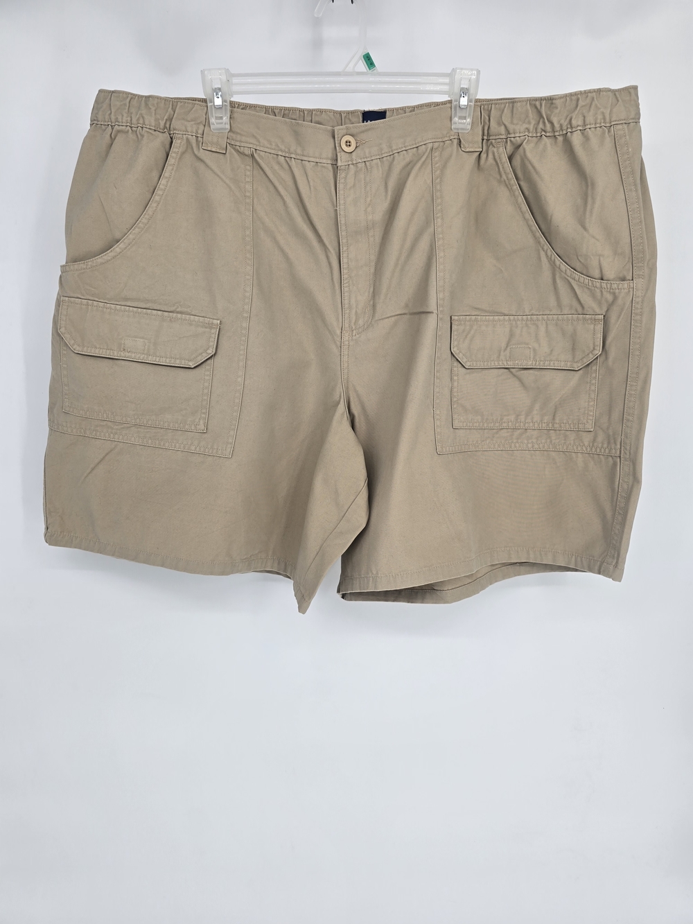Basic Editions Men's Cargo Shorts in Khaki